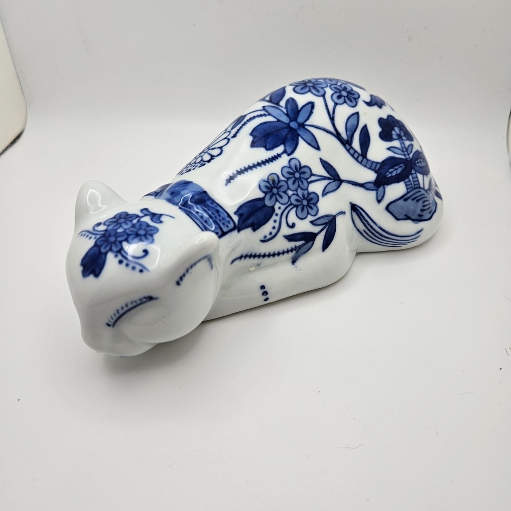 Vintage Seymour Mann China Blue Porcelain Cat‎ Figurine Floral Delft Style